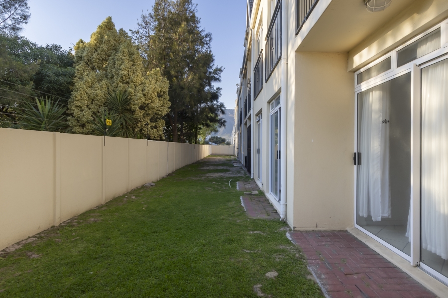 2 Bedroom Property for Sale in Gordons Bay Central Western Cape